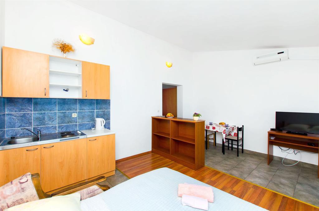 Apartments Tomislav Buitenkant foto
